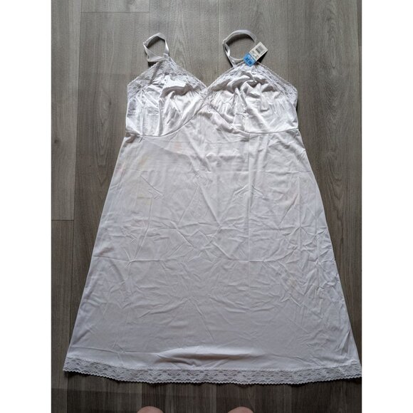 Vintage Vanity Fair White Lace Trim Full Slip 42/24L Nylon Womens Intimates - Picture 6 of 9